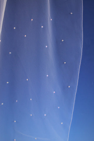 FINE EDGE VEIL WITH GRADUATED CRYSTAL SCATTER
